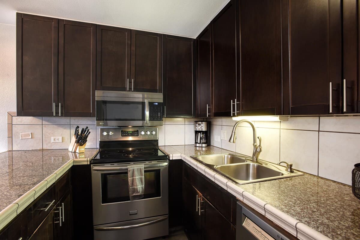 Condo in Kihei · ★4.8 · 2 bedrooms · 3 beds · 2 baths - Photo 3
