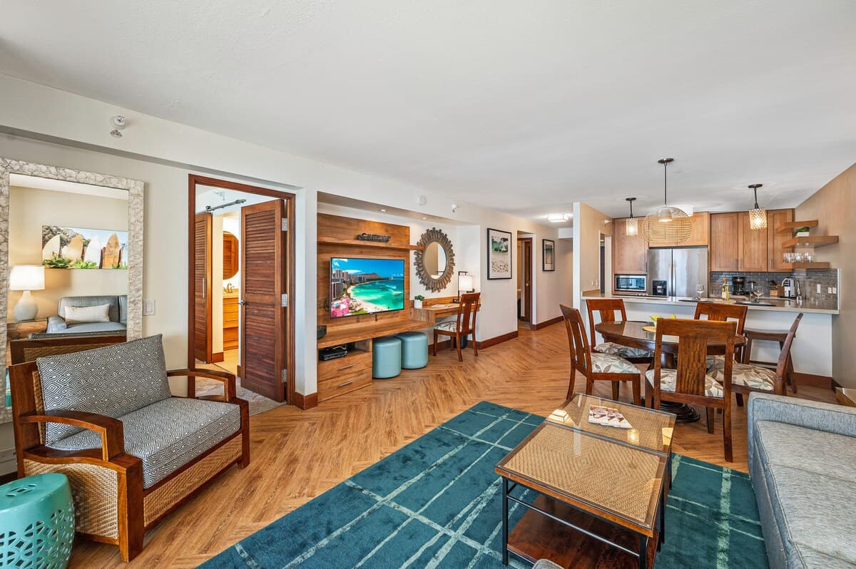 Oceanfront Family Bliss at the Waikiki Beach Tower - Photo 3