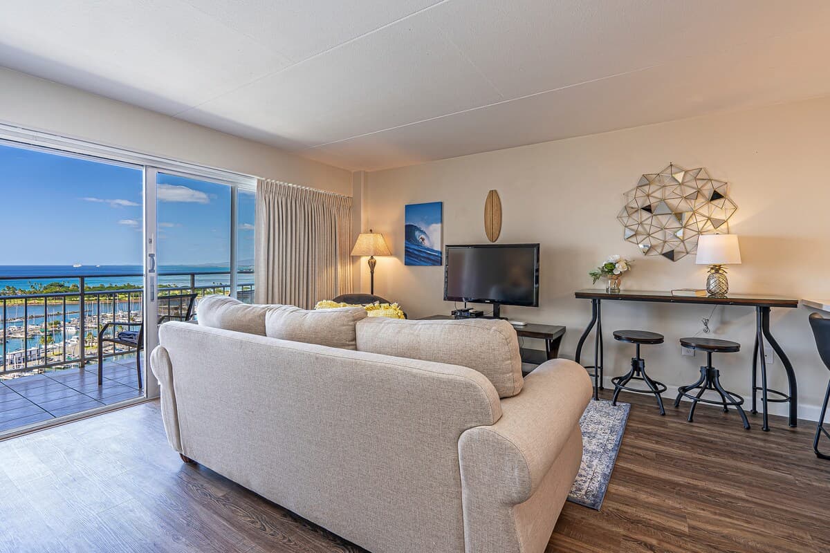 Ocean-Marina Views Dream Vacation at Ilikai Hotel - Photo 4