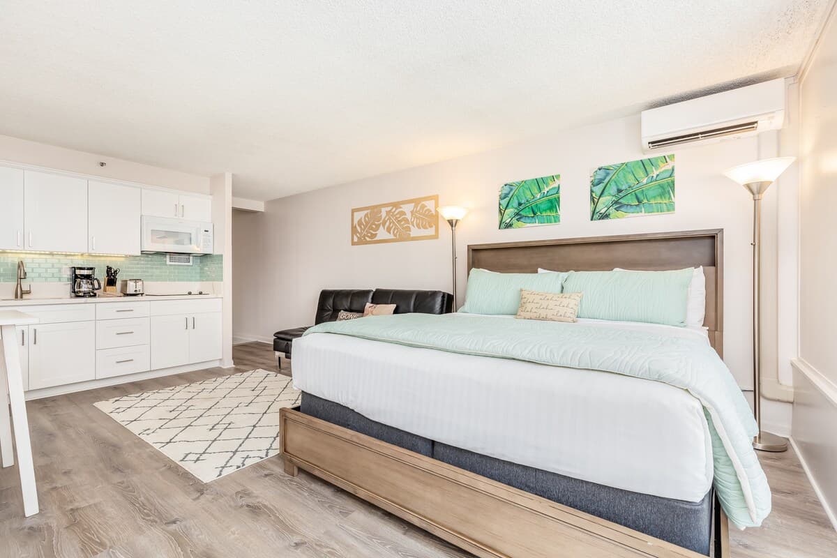 Ocean-MT Renovated Marine Surf Condo by the Beach - Photo 3