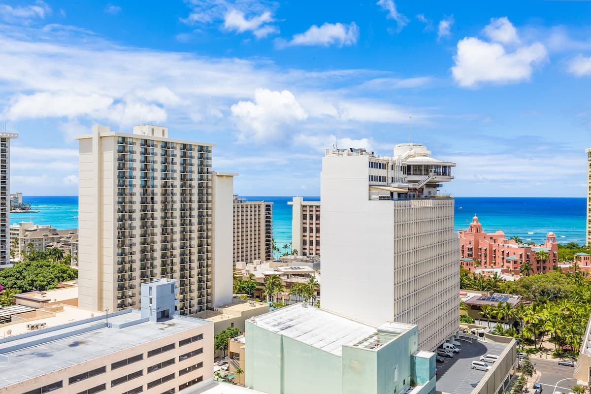 Ocean-MT Renovated Marine Surf Condo by the Beach - Photo 4