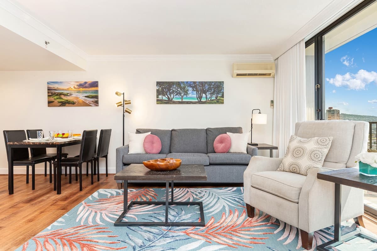 Ocean and Mountain Views Condo at the Royal Garden - Photo 4