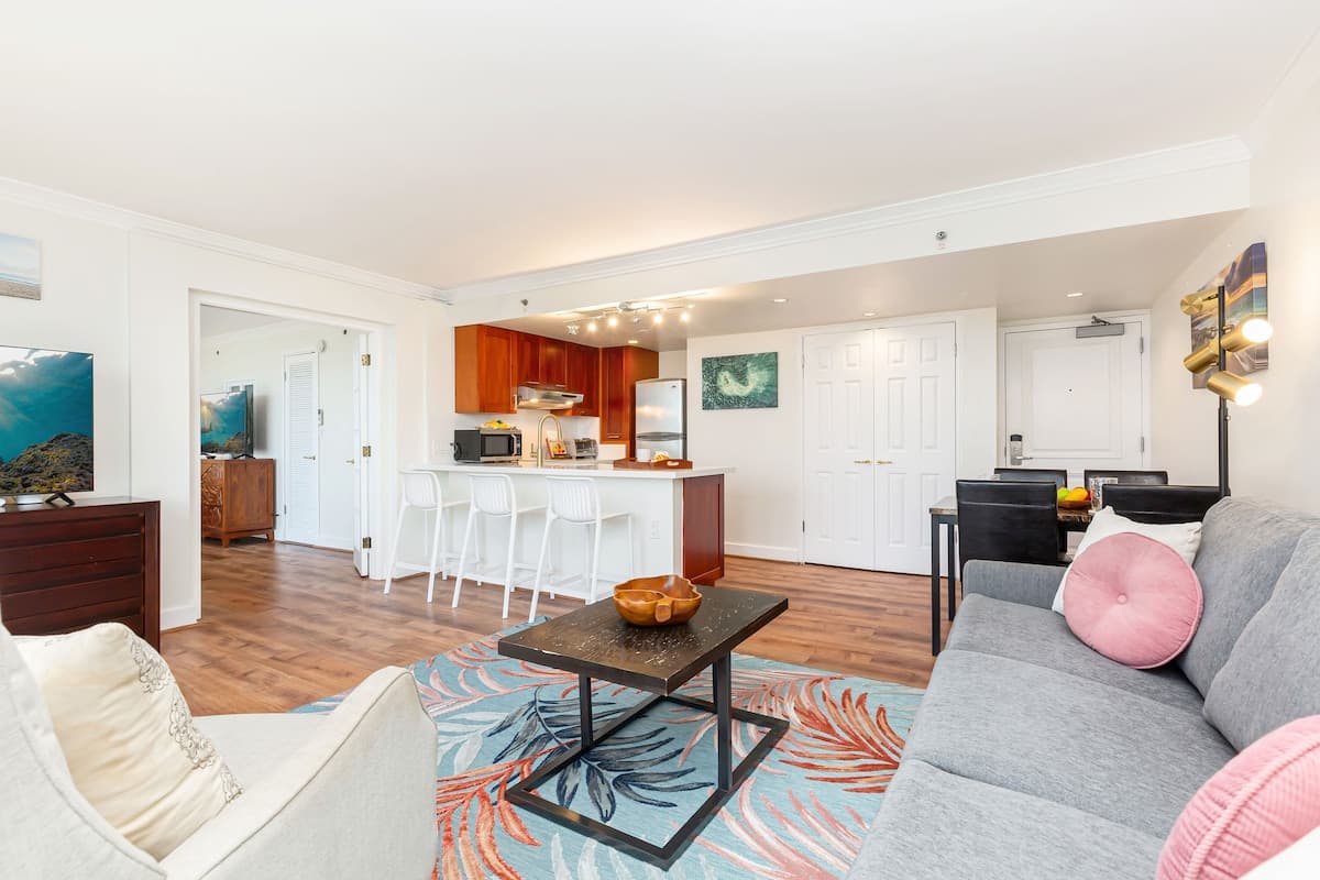 Ocean and Mountain Views Condo at the Royal Garden - Photo 2