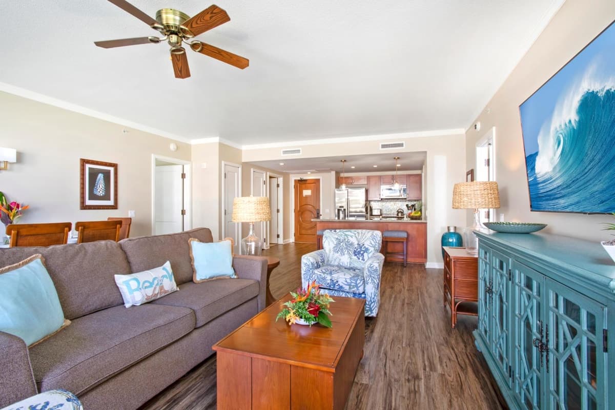 Condo in Lahaina · ★5.0 · 2 bedrooms · 4 beds · 2 baths - Photo 5