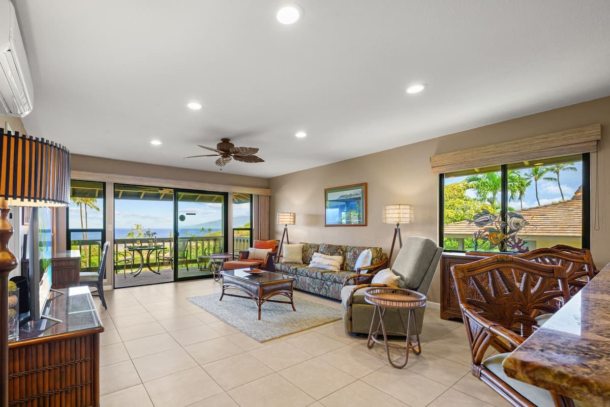 Condo in Lahaina · ★5.0 · 2 bedrooms · 3 beds · 2 private baths - Photo 5