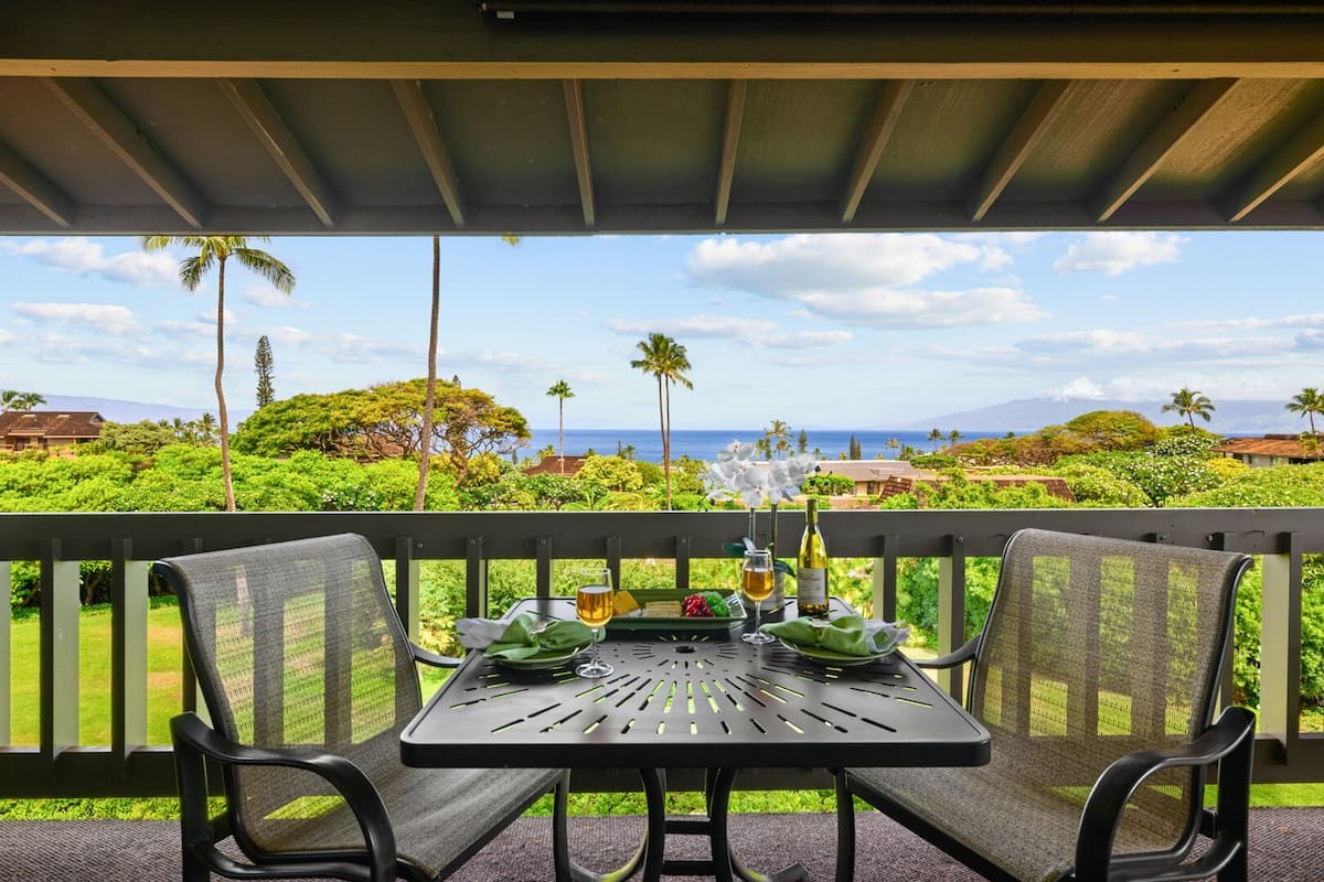 Condo in Lahaina · ★5.0 · 2 bedrooms · 3 beds · 2 private baths - Photo 1