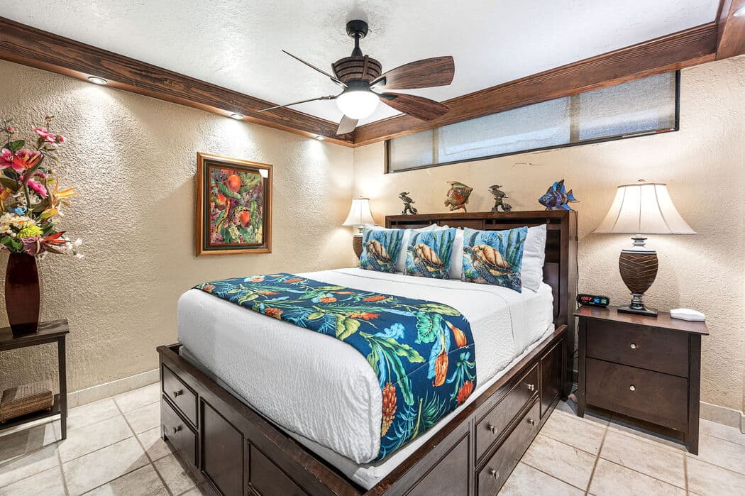Condo in Kailua-Kona · ★4.64 · 1 bedroom · 2 beds · 1 bath - Photo 4