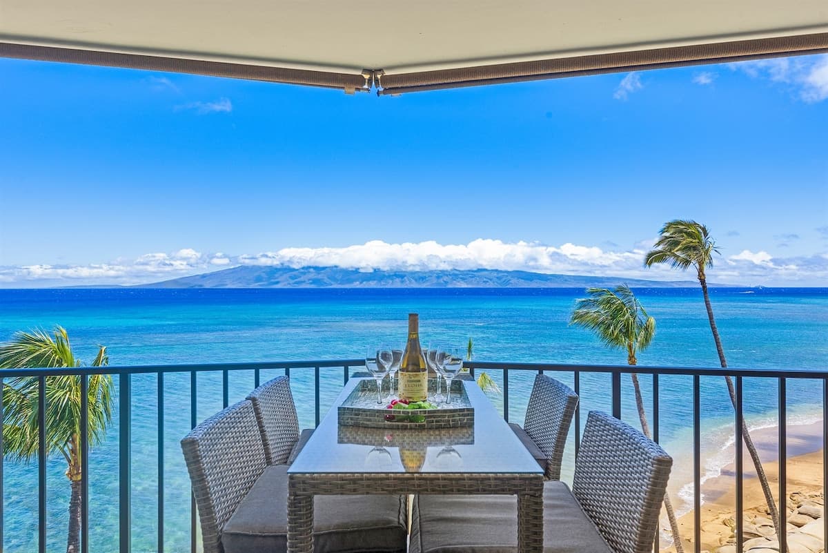 Condo in Lahaina · ★5.0 · 2 bedrooms · 3 beds · 2 baths - Photo 1