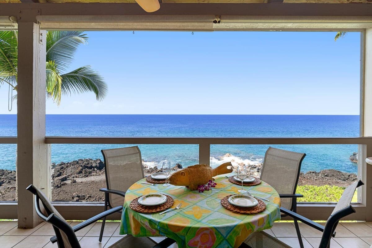 Condo in Kailua-Kona · ★4.33 · 3 bedrooms · 5 beds · 3 private baths - Photo 5