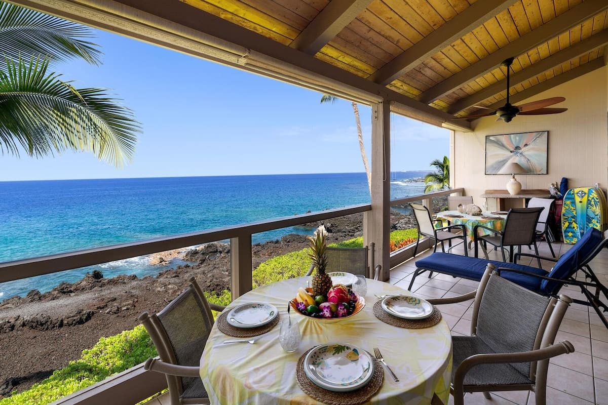 Condo in Kailua-Kona · ★4.33 · 3 bedrooms · 5 beds · 3 private baths - Photo 1