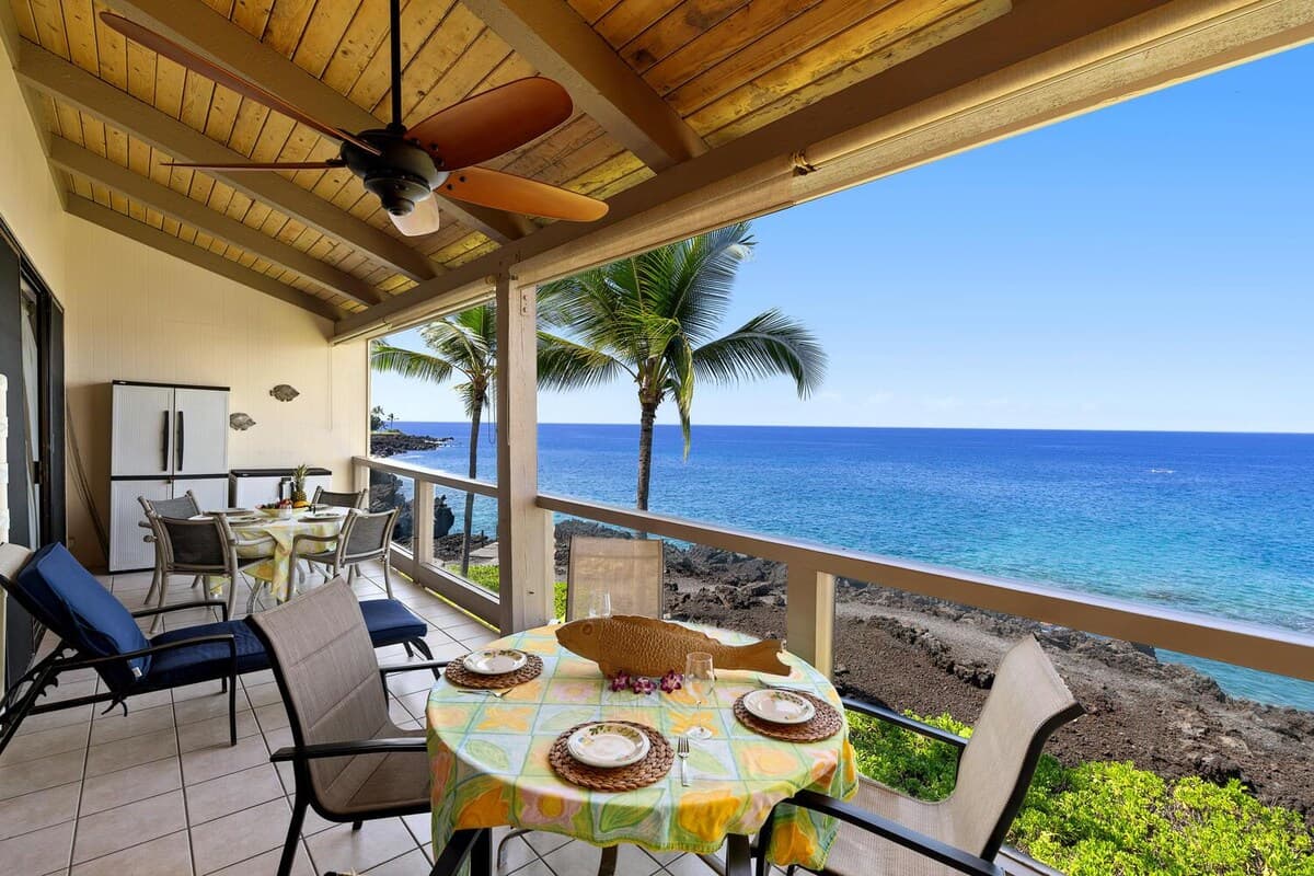 Condo in Kailua-Kona · ★4.33 · 3 bedrooms · 5 beds · 3 private baths - Photo 4