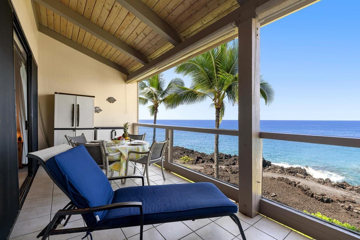 Condo in Kailua-Kona · ★4.33 · 3 bedrooms · 5 beds · 3 private baths - Photo 3