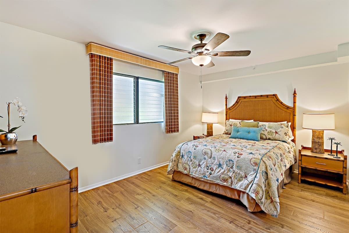 Condo in Lahaina · ★4.97 · 1 bedroom · 2 beds · 1 private bath - Photo 3