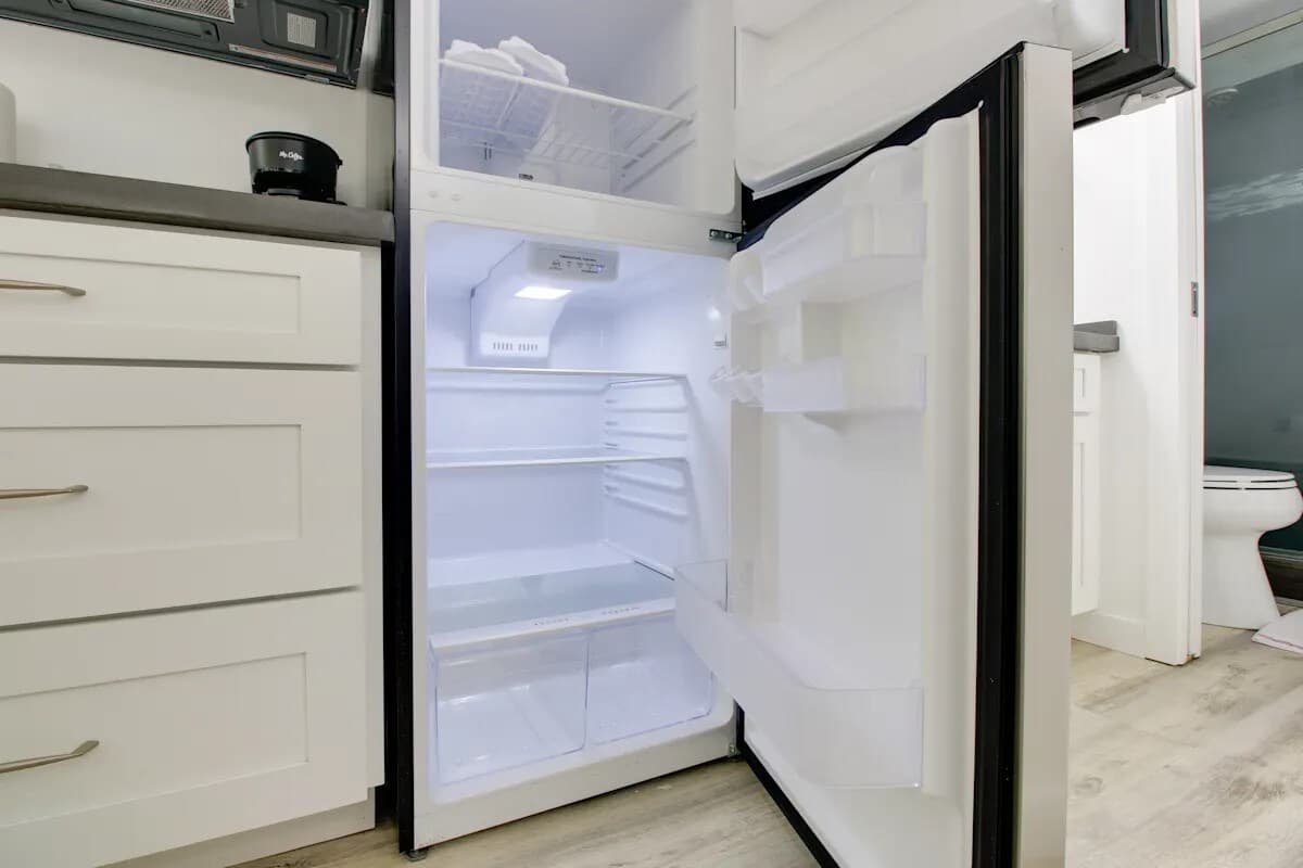 Condo in Kihei · ★5.0 · Studio · 1 bed · 1 private bath - Photo 2