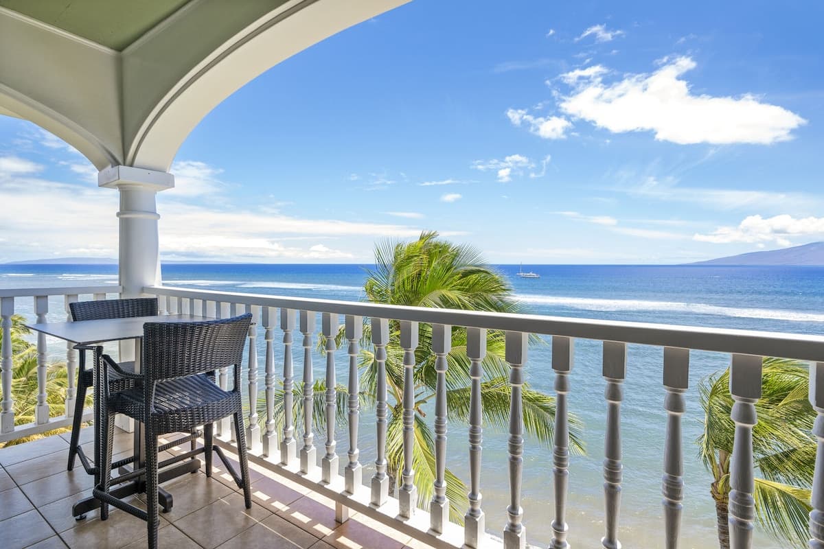 Stunning 1-BD Oceanfront Condo in Lahaina - Photo 1
