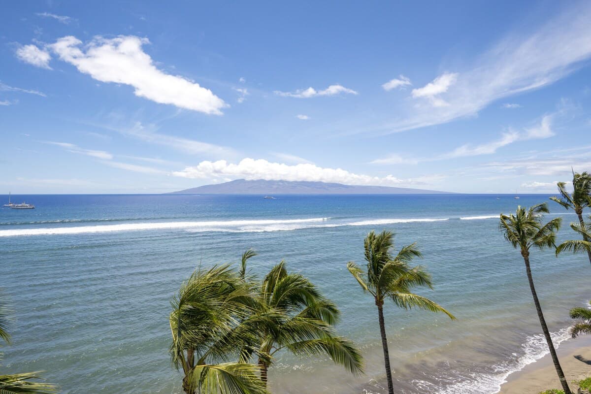 Stunning 1-BD Oceanfront Condo in Lahaina - Photo 3