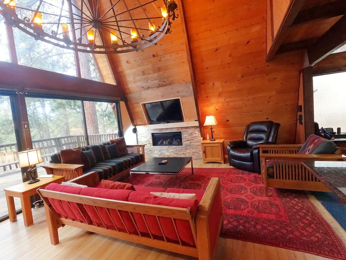 Home in Incline Village · 4 bedrooms · 9 beds · 3.5 private baths - Photo 1
