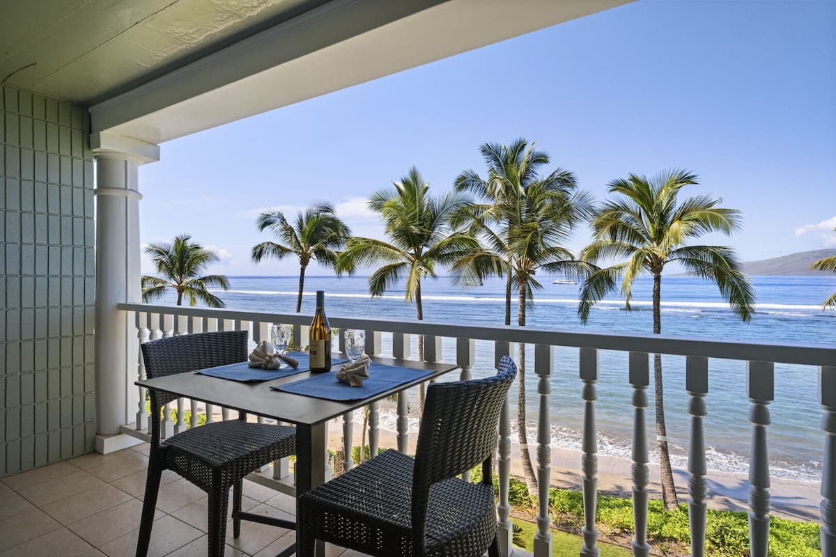 Oceanfront Studio Escape – Lahaina Shores 421 - Photo 3