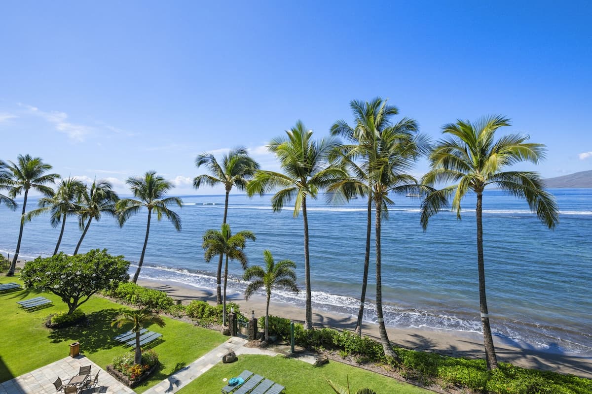 Oceanfront Studio Escape – Lahaina Shores 421 - Photo 4