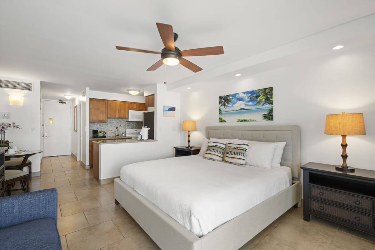Oceanfront Studio Escape – Lahaina Shores 421 - Photo 5
