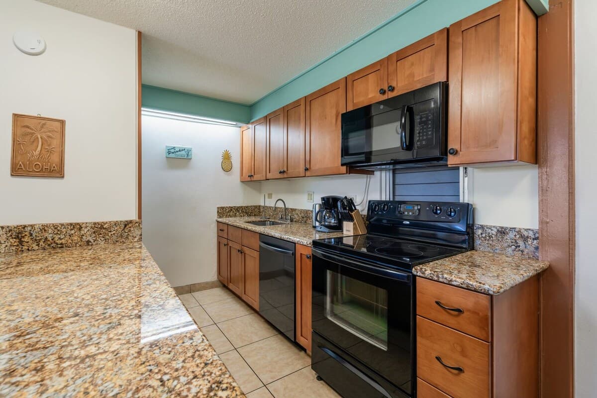 Beach Front 2 bedroom with Garden Views - Photo 4