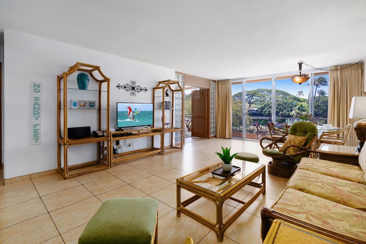 Beach Front 2 bedroom with Garden Views - Photo 2