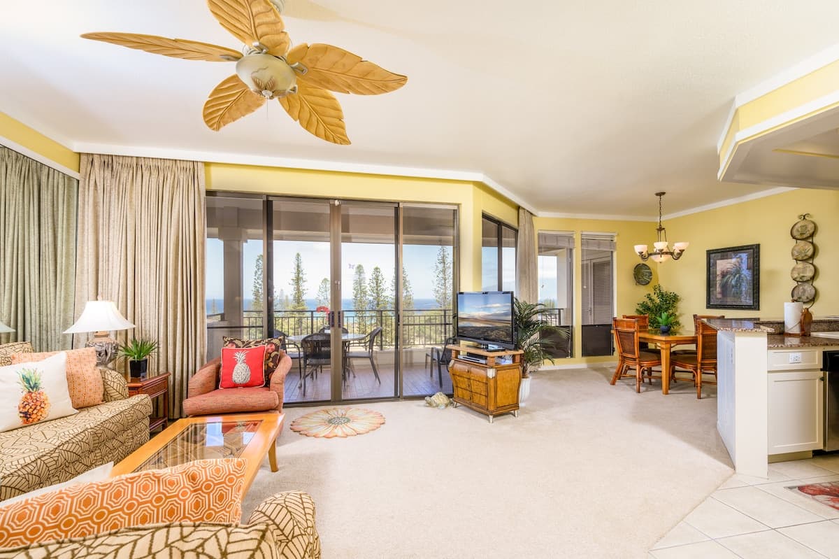Condo in Lahaina · ★4.86 · 1 bedroom · 2 beds · 1.5 baths - Photo 1