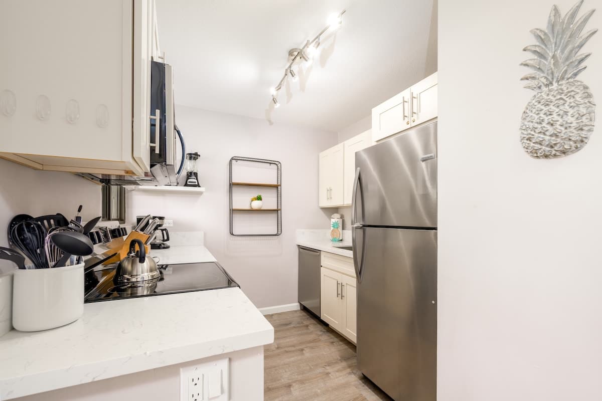 Condo in Lahaina · ★4.9 · 1 bedroom · 1 bed · 1 bath - Photo 4