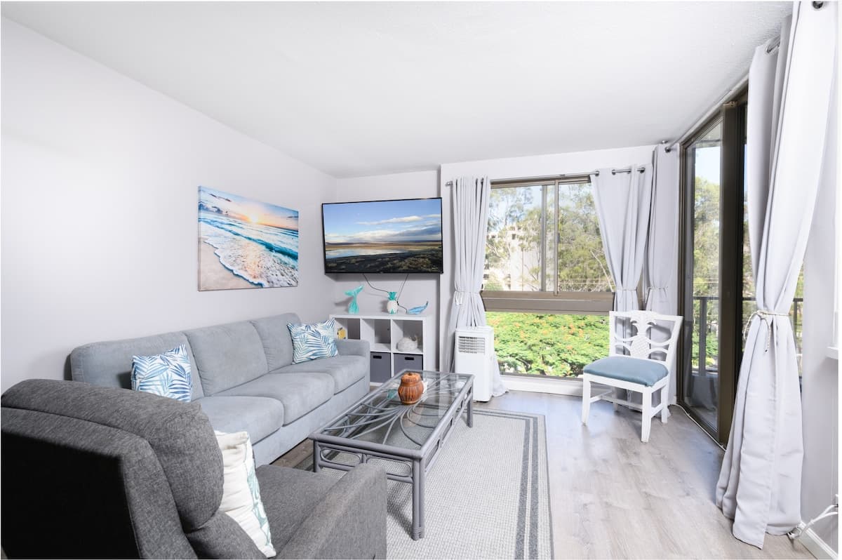 Condo in Lahaina · ★4.9 · 1 bedroom · 1 bed · 1 bath - Photo 1