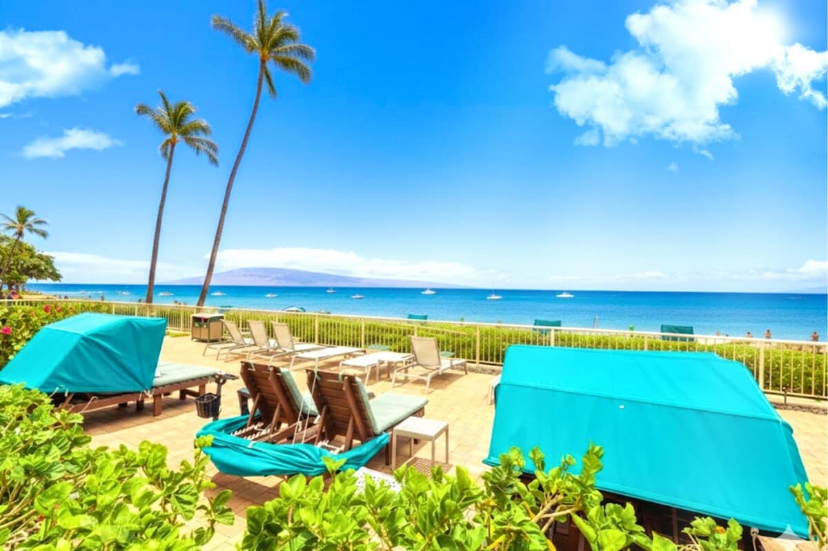Condo in Lahaina · ★5.0 · 1 bedroom · 2 beds · 1 bath - Photo 3