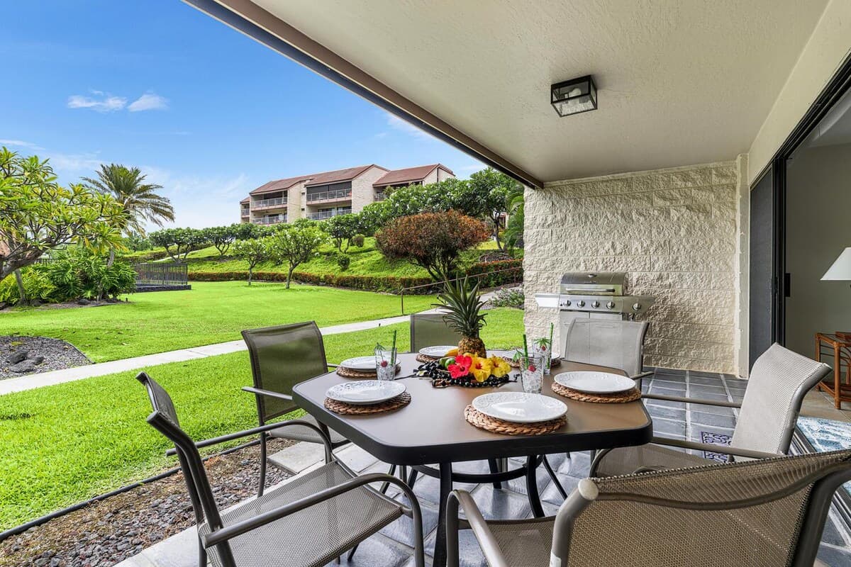 Condo in Kailua-Kona · ★5.0 · 2 bedrooms · 3 beds · 2 private baths - Photo 2
