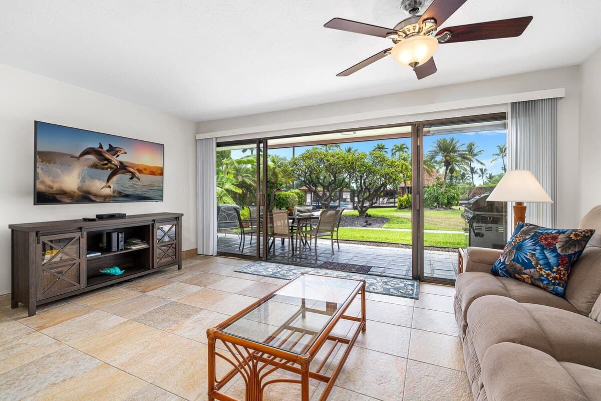 Condo in Kailua-Kona · ★5.0 · 2 bedrooms · 3 beds · 2 private baths - Photo 5
