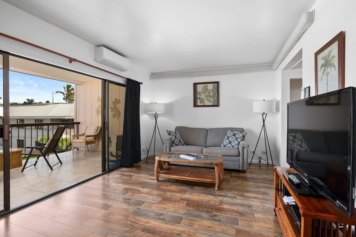 Condo in Kailua-Kona · ★4.73 · 1 bedroom · 2 beds · 1 private bath - Photo 4