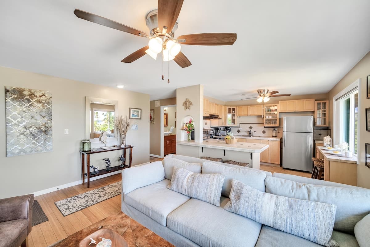 Condo in Koloa · ★4.5 · 2 bedrooms · 2 beds · 1 shared bath - Photo 3