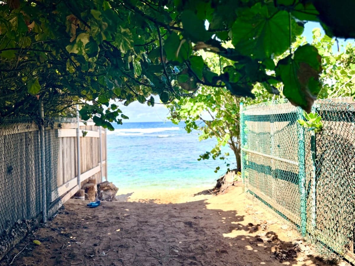 Home in Waialua · ★5.0 · 1 bedroom · 1 bed · 1 private bath - Photo 4