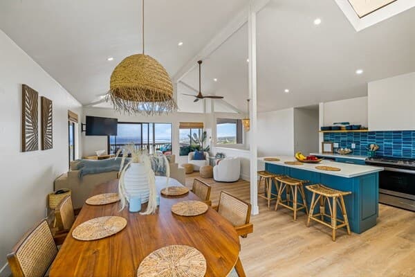 Home in Kailua-Kona · ★5.0 · 4 bedrooms · 13 beds · 3 private baths - Photo 3