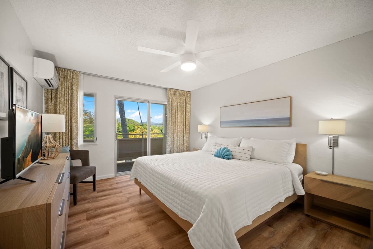 Condo in Kapaa · ★5.0 · 1 bedroom · 2 beds · 1 private bath - Photo 1