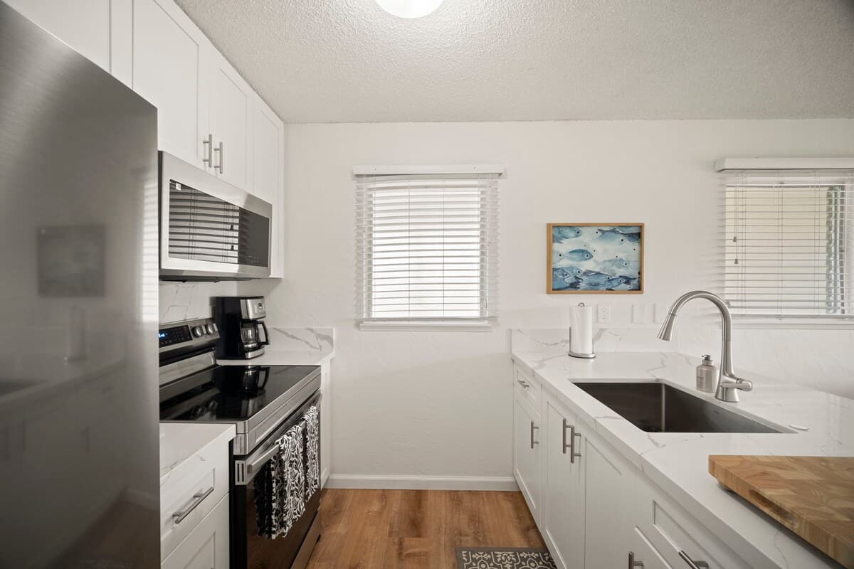 Condo in Kapaa · ★5.0 · 1 bedroom · 2 beds · 1 private bath - Photo 3