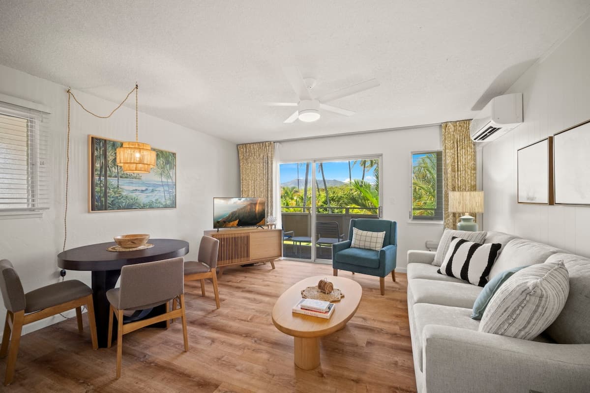Condo in Kapaa · ★5.0 · 1 bedroom · 2 beds · 1 private bath - Photo 2