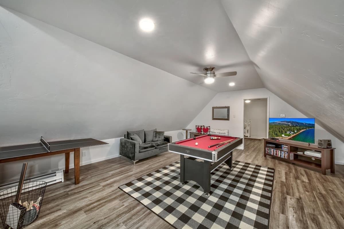 Remodeled Tahoe Chalet Steps from Trails - Photo 4