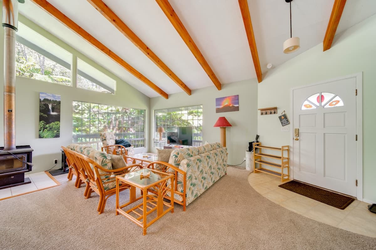 Home in Volcano · ★4.65 · 3 bedrooms · 4 beds · 2 baths - Photo 4