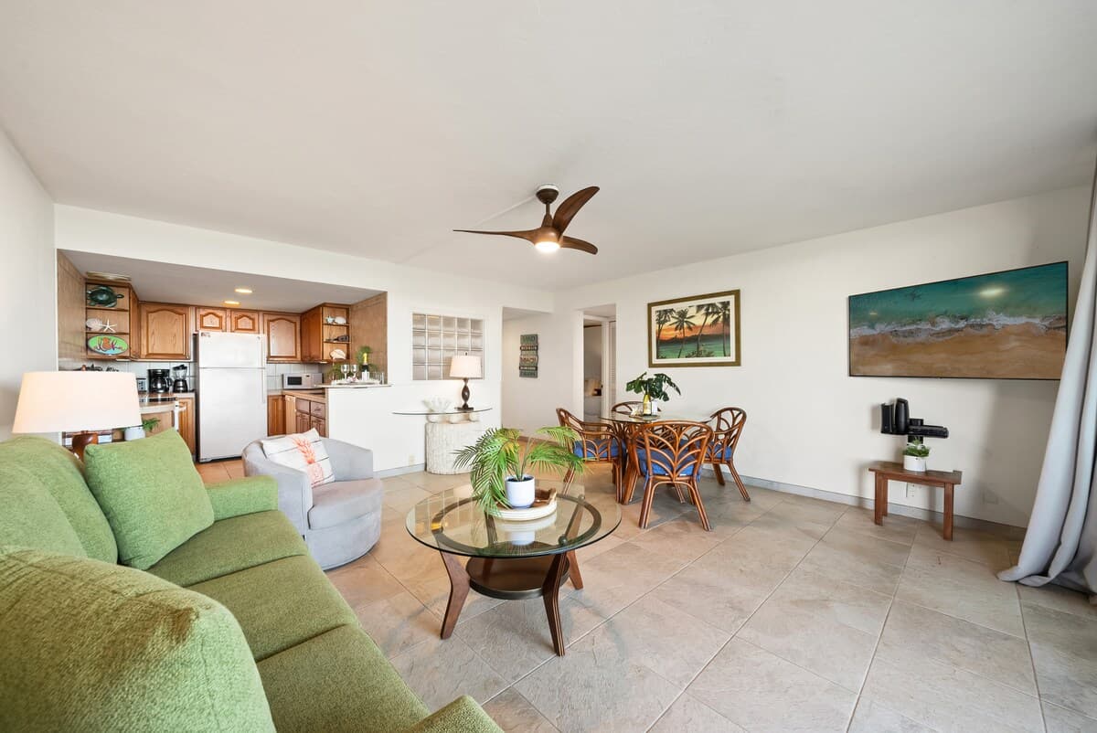 Condo in Lahaina · ★4.86 · 2 bedrooms · 4 beds · 2 baths - Photo 3