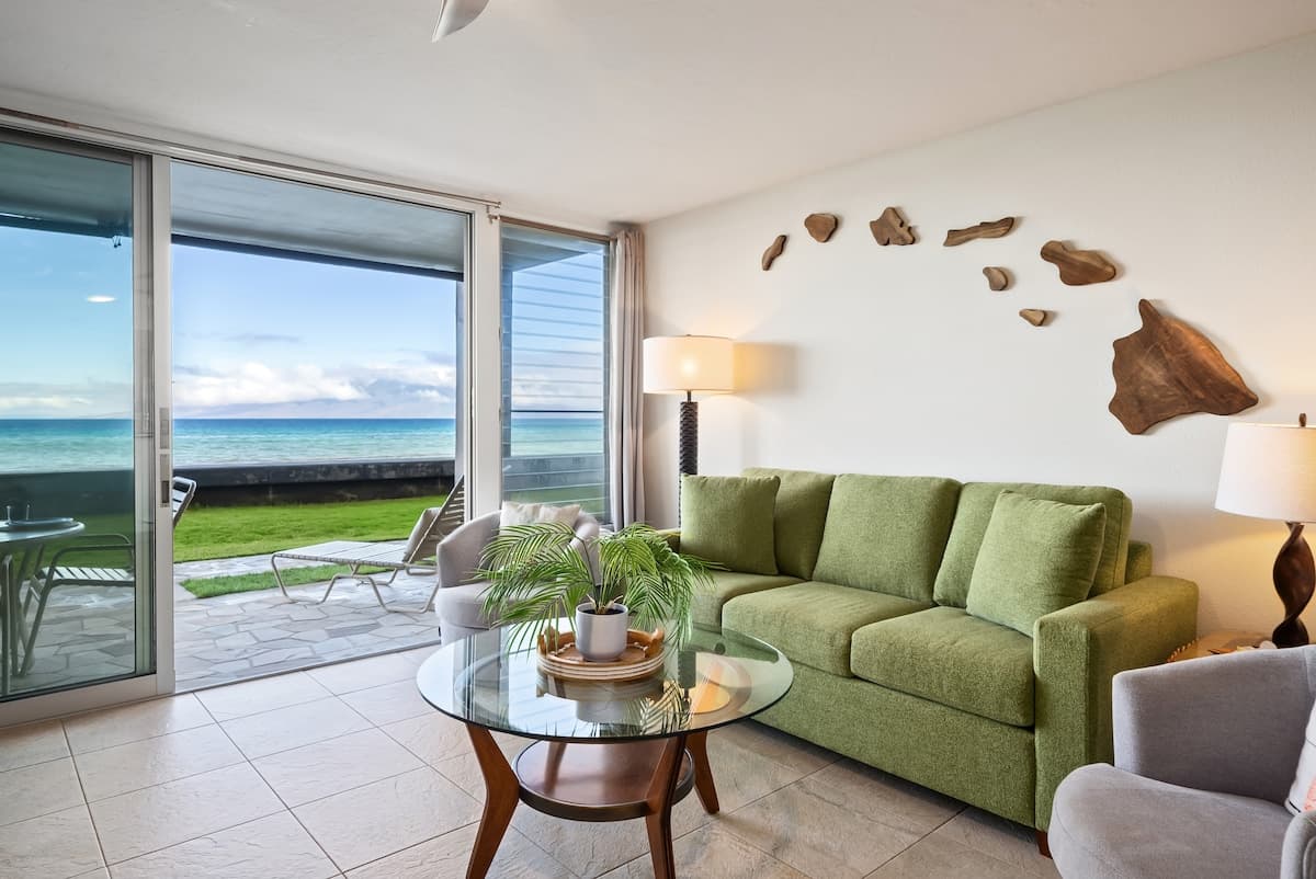 Condo in Lahaina · ★4.86 · 2 bedrooms · 4 beds · 2 baths - Photo 2