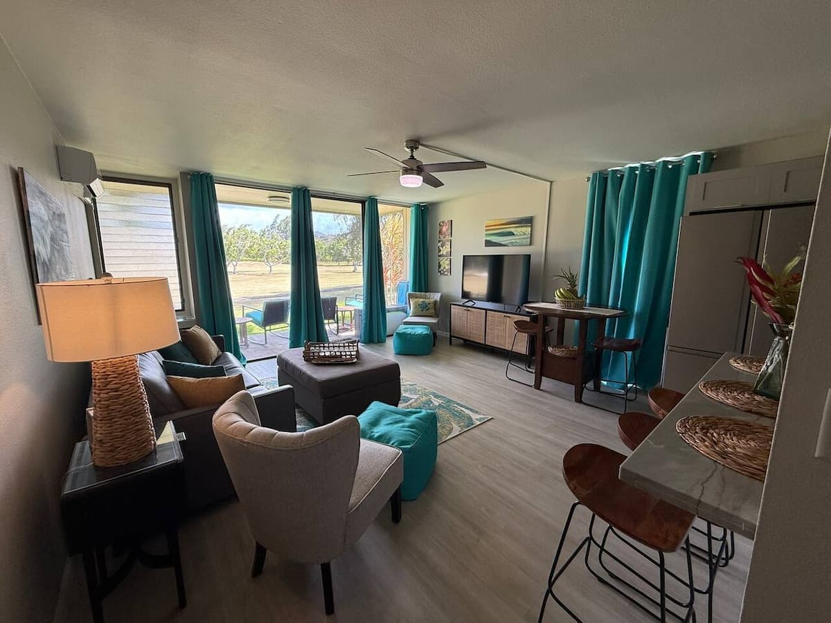 Home in Kahuku · ★4.81 · 1 bedroom · 3 beds · 1 private bath - Photo 3