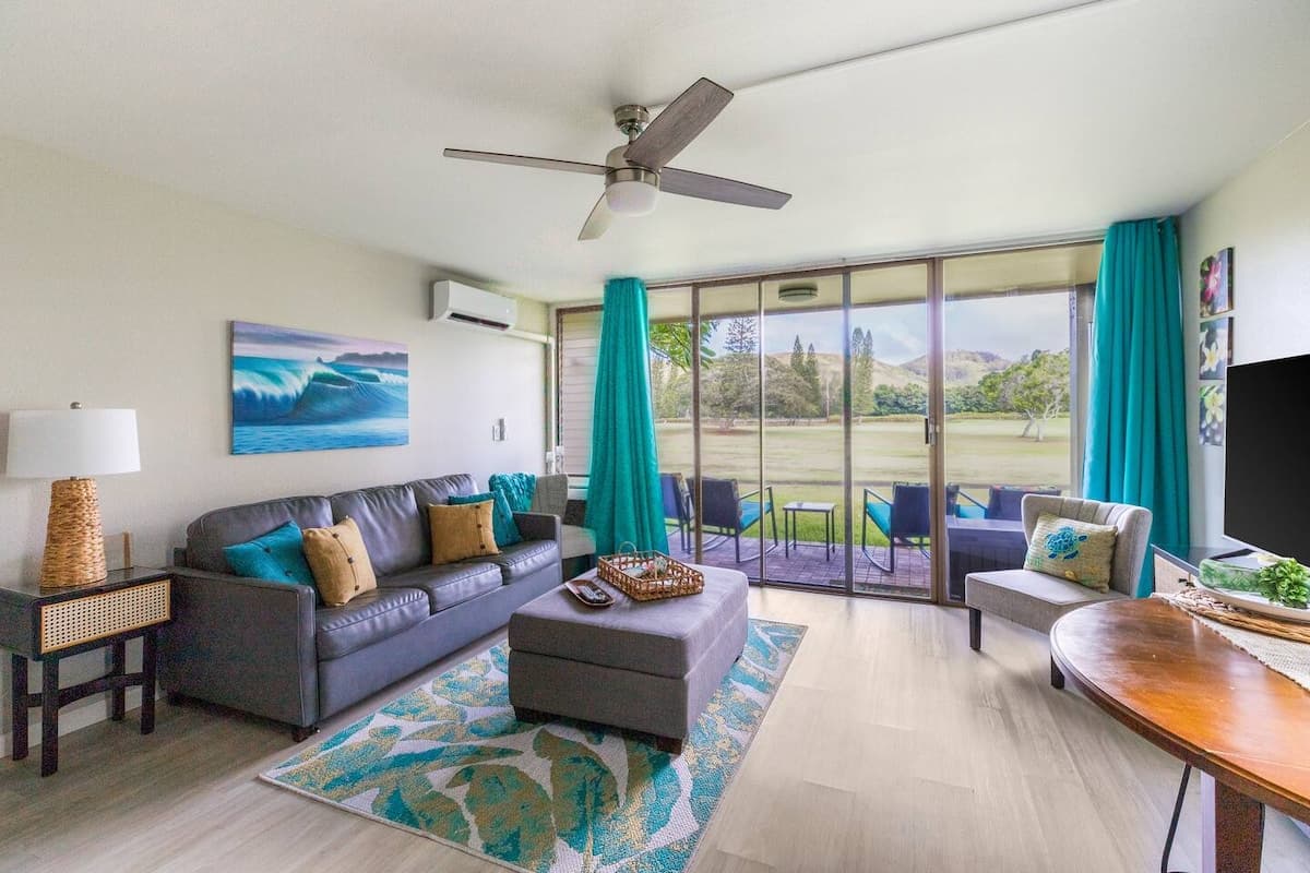 Home in Kahuku · ★4.81 · 1 bedroom · 3 beds · 1 private bath - Photo 1
