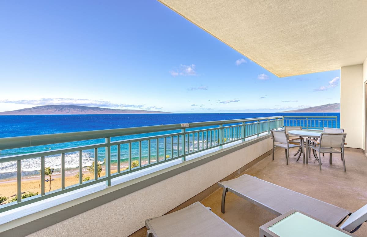 Condo in Lahaina · ★5.0 · 3 bedrooms · 6 beds · 3 baths - Photo 3