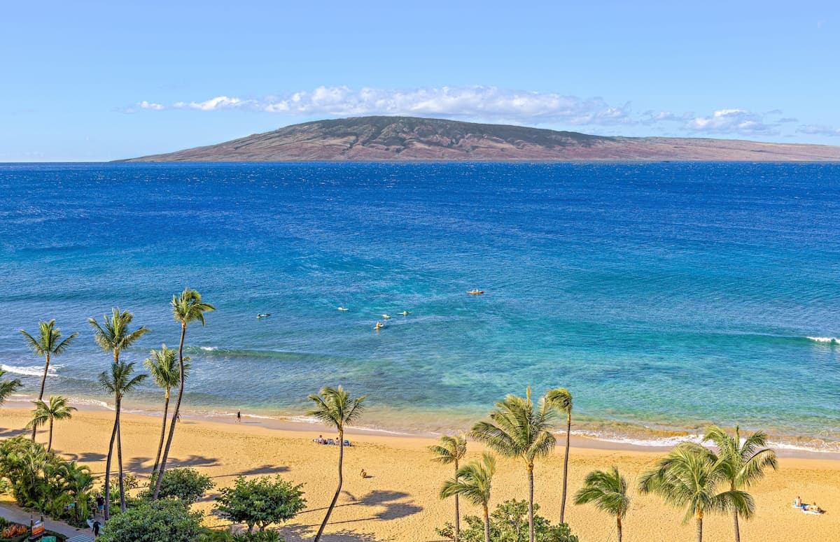 Condo in Lahaina · ★5.0 · 3 bedrooms · 6 beds · 3 baths - Photo 1