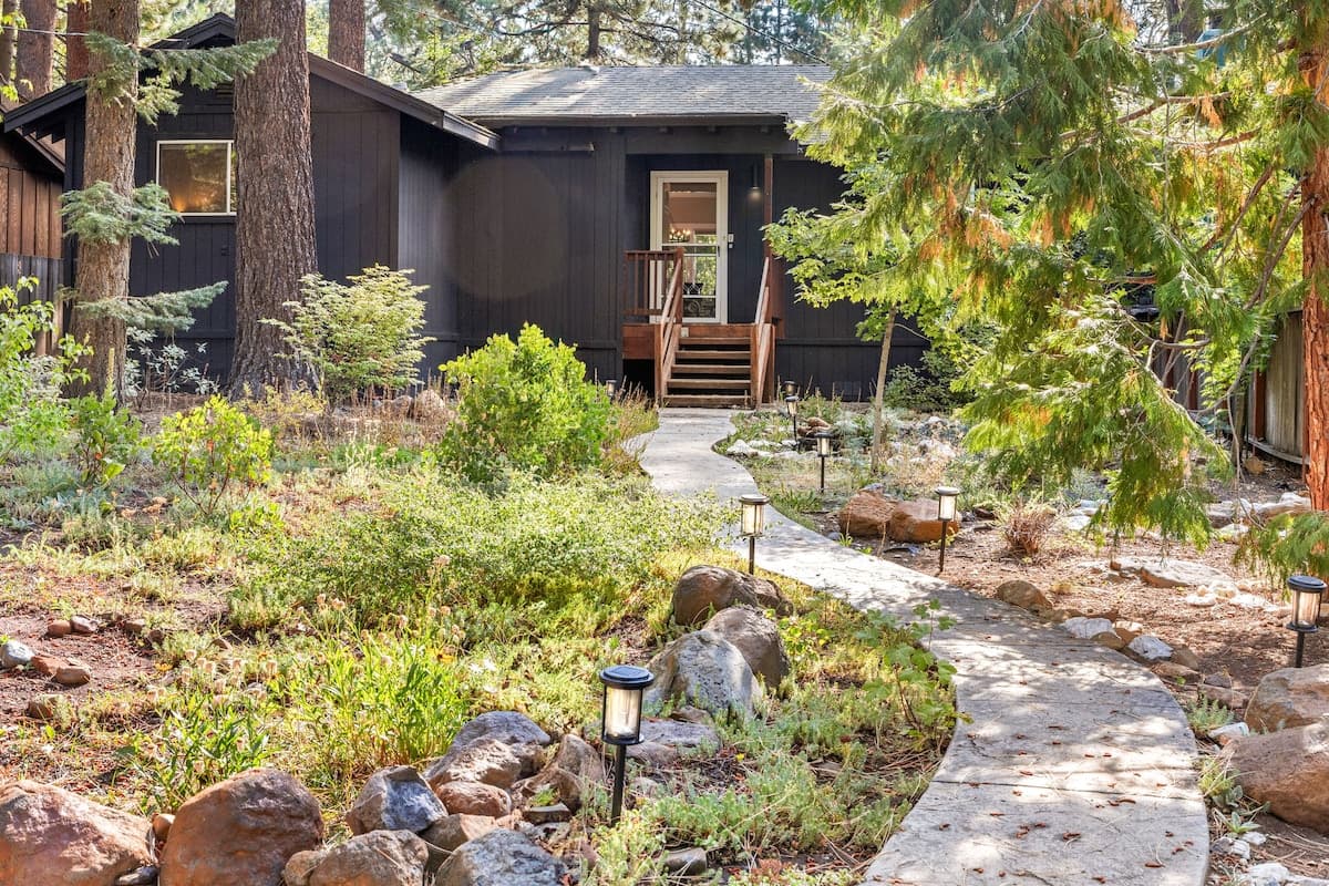 Cozy Golf Course Cabin, Walk to Beach & Skiing - Photo 1
