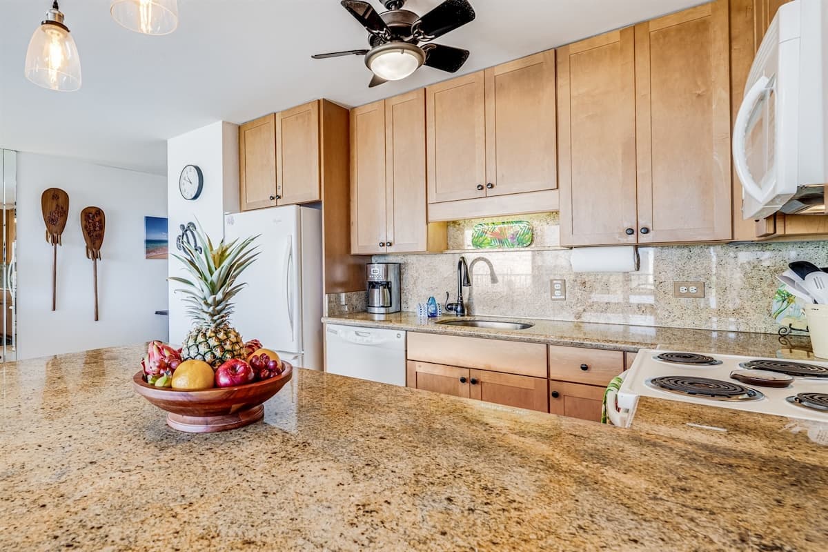 Condo in Kihei · ★5.0 · 1 bedroom · 2 beds · 1 private bath - Photo 4