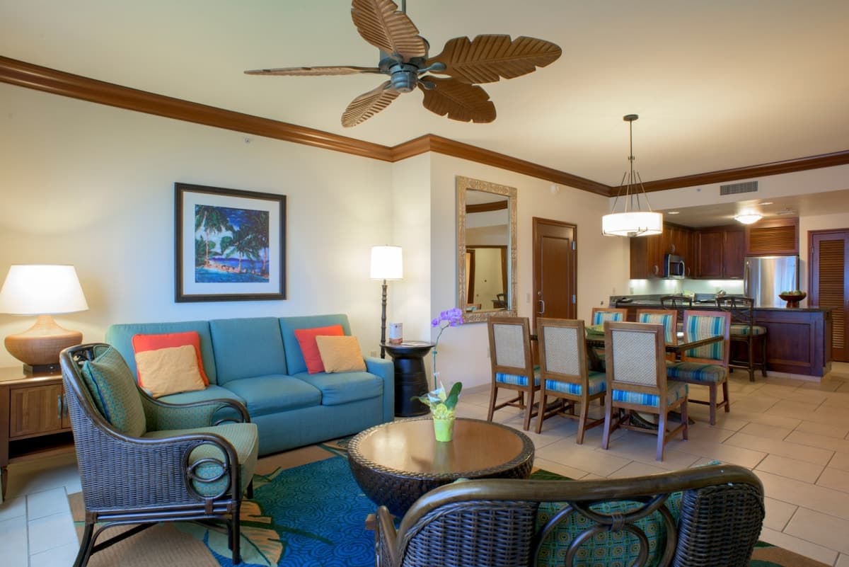 Condo in Lahaina · ★4.92 · 2 bedrooms · 4 beds · 2 baths - Photo 4